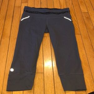 Athleta Yoga Capri Leggings